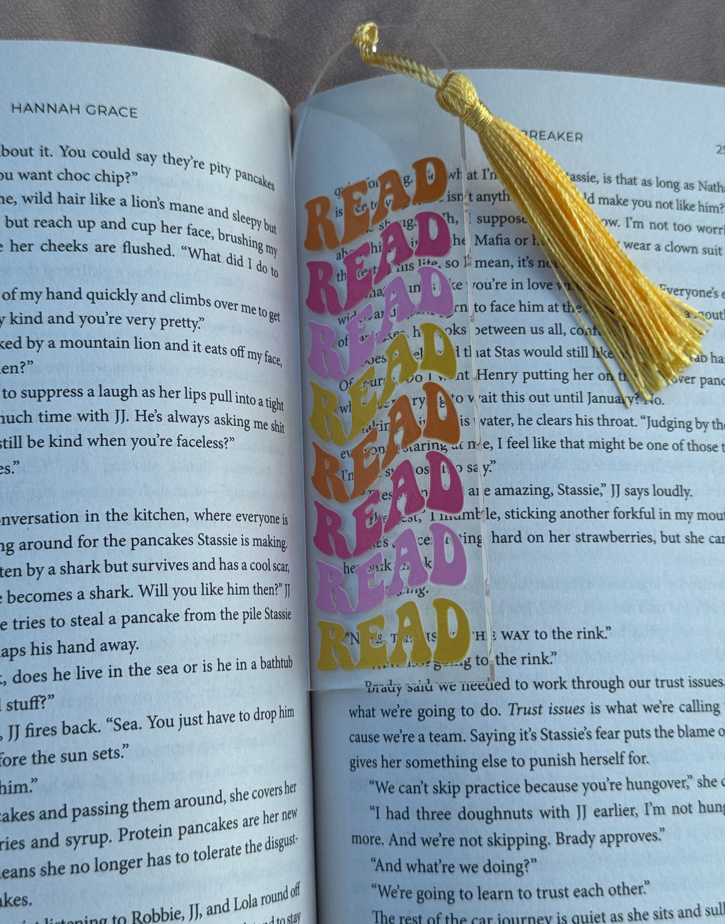 Vibrant Read Bookmark